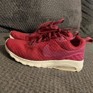Woman's Nike Air Max Motion
